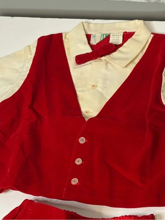 Vintage Baby Togs 2pc Red/White Cotton/Velvet button vest and pant set. 1960’s? - Picture 2 of 11